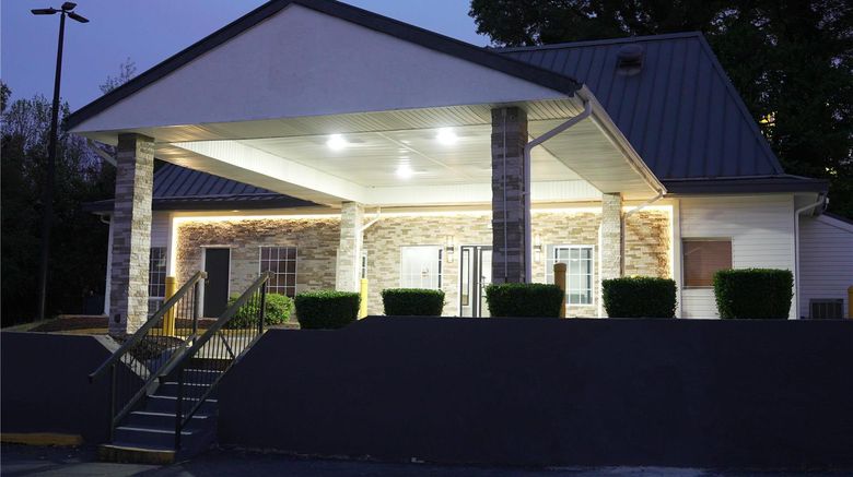 <b>SureStay by Best Western Atlanta North Exterior</b>. Images powered by <a href="https://iceportal.shijigroup.com/" title="IcePortal" target="_blank">IcePortal</a>.