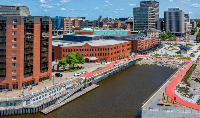 Saint John Harbourfront Hotel Exterior