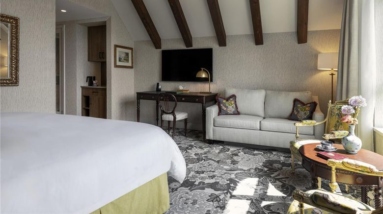 <b>English Inn Room</b>. Images powered by <a href="https://iceportal.shijigroup.com/" title="IcePortal" target="_blank">IcePortal</a>.