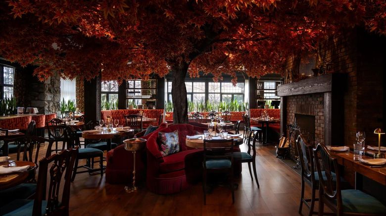 <b>English Inn Restaurant</b>. Images powered by <a href="https://iceportal.shijigroup.com/" title="IcePortal" target="_blank">IcePortal</a>.