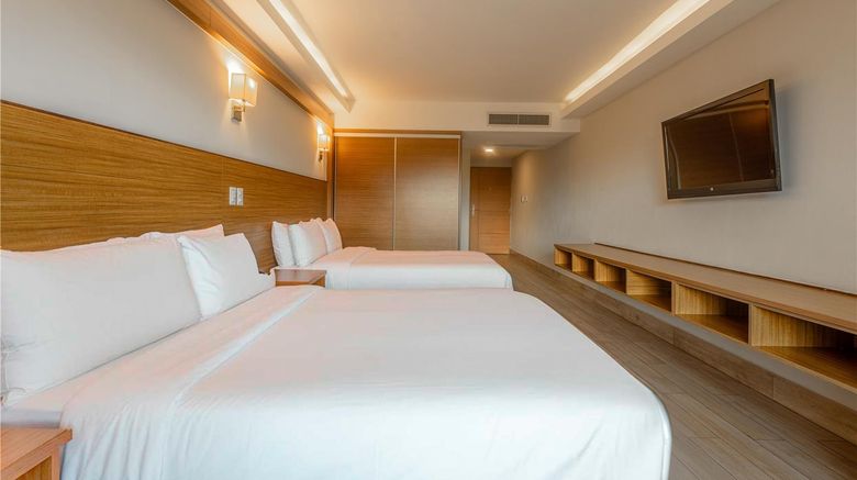 <b>Weston Hotel Room</b>. Images powered by <a href="https://iceportal.shijigroup.com/" title="IcePortal" target="_blank">IcePortal</a>.