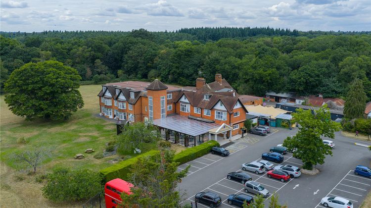 Grovefield Hotel Exterior