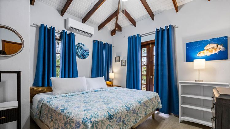 Captain Don's Habitat Room