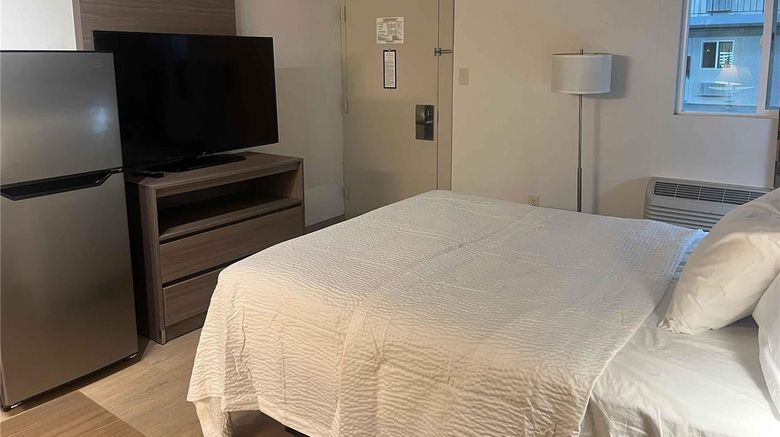 <b>Ramada by Wyndham Sterling Room</b>. Images powered by <a href="https://iceportal.shijigroup.com/" title="IcePortal" target="_blank">IcePortal</a>.