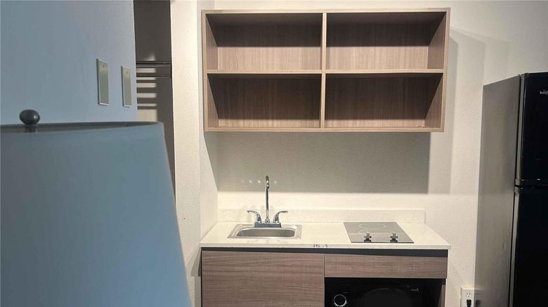 <b>Ramada by Wyndham Sterling Room</b>. Images powered by <a href="https://iceportal.shijigroup.com/" title="IcePortal" target="_blank">IcePortal</a>.