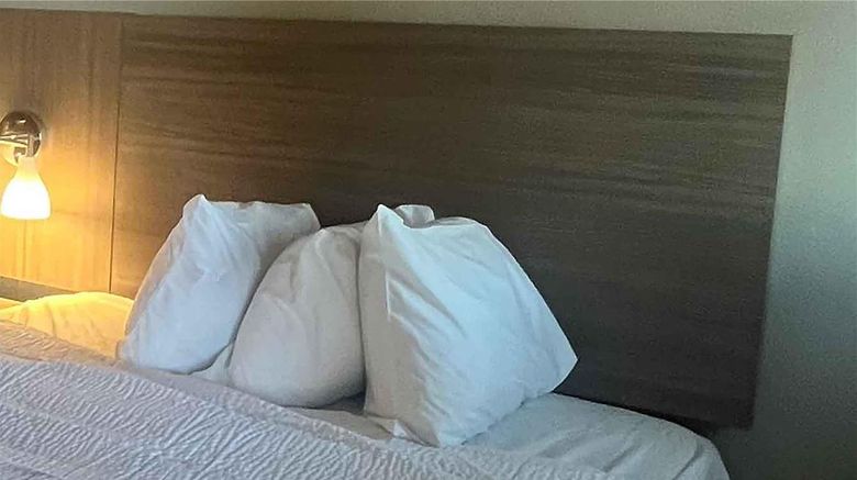 <b>Ramada by Wyndham Sterling Room</b>. Images powered by <a href="https://iceportal.shijigroup.com/" title="IcePortal" target="_blank">IcePortal</a>.