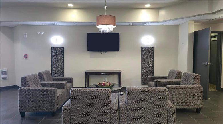 <b>Travelodge Suites by Wyndham Estevan Lobby</b>. Images powered by <a href="https://iceportal.shijigroup.com/" title="IcePortal" target="_blank">IcePortal</a>.
