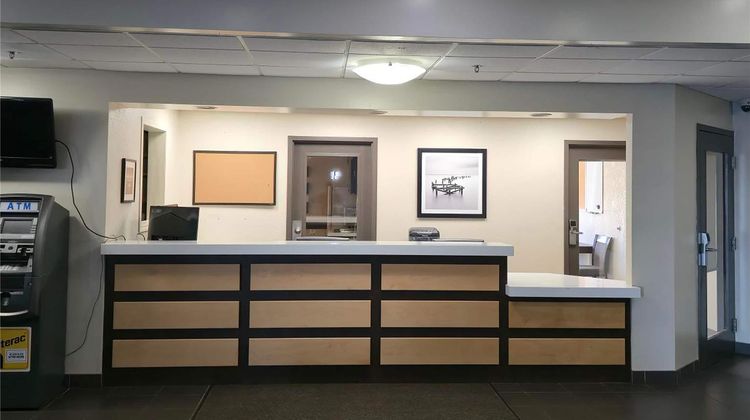 Travelodge Suites by Wyndham Estevan Lobby