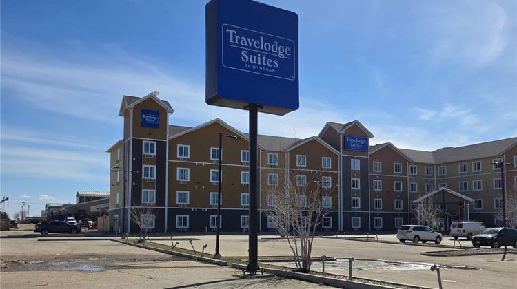 Travelodge Suites by Wyndham Estevan Exterior
