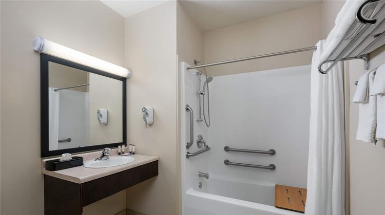 Travelodge Suites by Wyndham Estevan Room