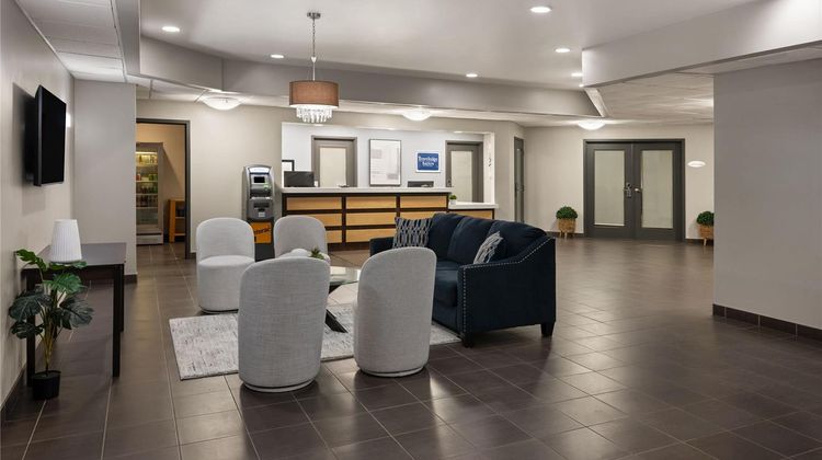 Travelodge Suites by Wyndham Estevan Lobby
