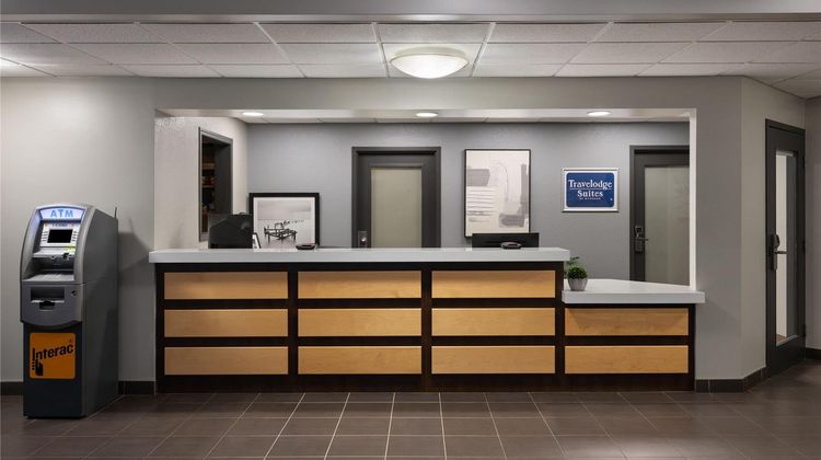 Travelodge Suites by Wyndham Estevan Lobby