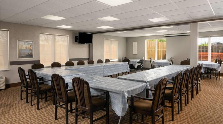 Travelodge Suites by Wyndham Estevan Meeting