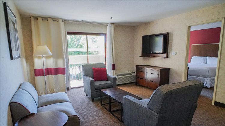 La Hacienda San Jose Silicon Valley Suite