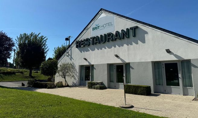 Campanile Hotel Mayenne Exterior