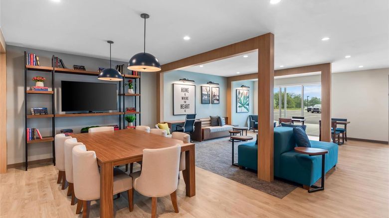 <b>Everhome Suites, Georgetown Lobby</b>. Images powered by <a href="https://iceportal.shijigroup.com/" title="IcePortal" target="_blank">IcePortal</a>.