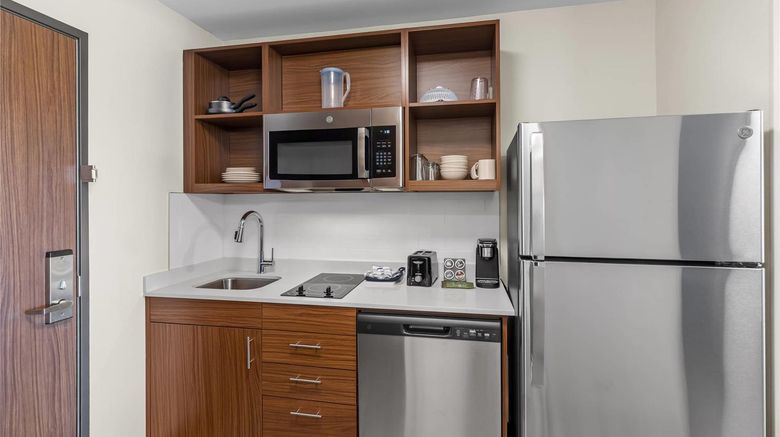 <b>Everhome Suites, Georgetown Suite</b>. Images powered by <a href="https://iceportal.shijigroup.com/" title="IcePortal" target="_blank">IcePortal</a>.