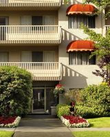 Royal Scot Hotel & Suites