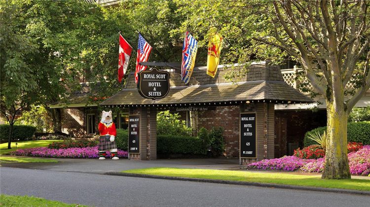 Royal Scot Hotel & Suites Exterior