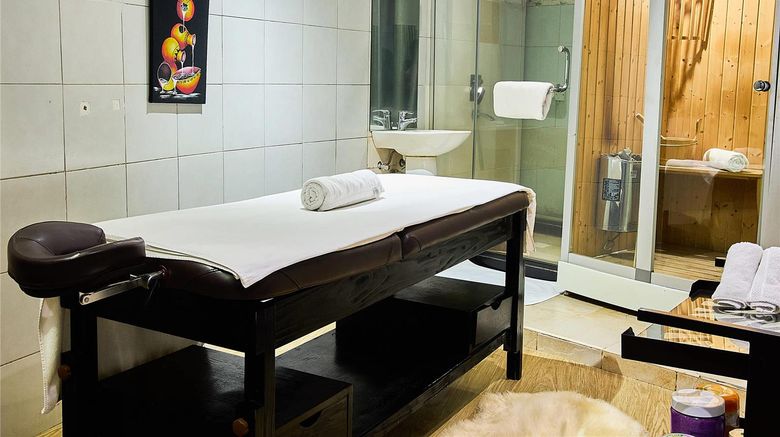 <b>Le Maison Royale Hotel Nairobi Spa</b>. Images powered by <a href="https://iceportal.shijigroup.com/" title="IcePortal" target="_blank">IcePortal</a>.