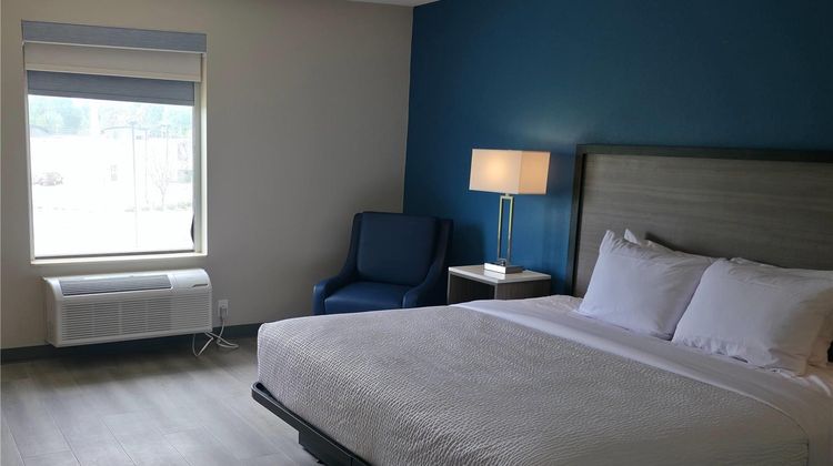 Baymont by Wyndham Louisville Southwest Room