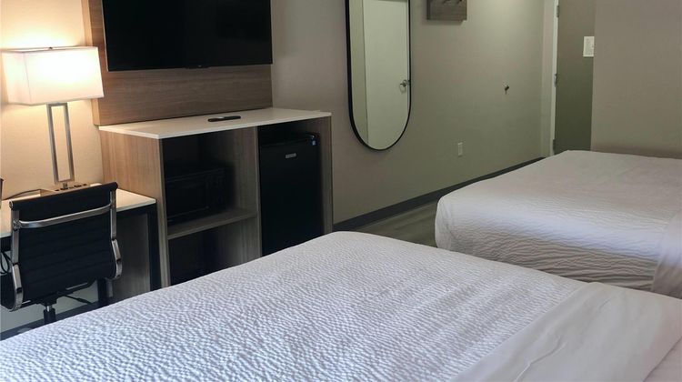 Baymont by Wyndham Louisville Southwest Room