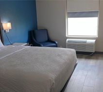 Americas Best Value Inn Louisville Room