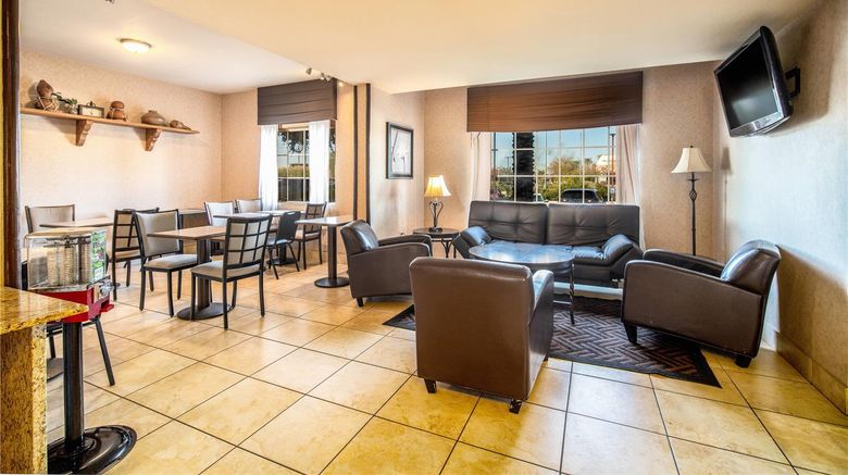 <b>Baymont by Wyndham Chandler I-10 Restaurant</b>. Images powered by <a href="https://iceportal.shijigroup.com/" title="IcePortal" target="_blank">IcePortal</a>.
