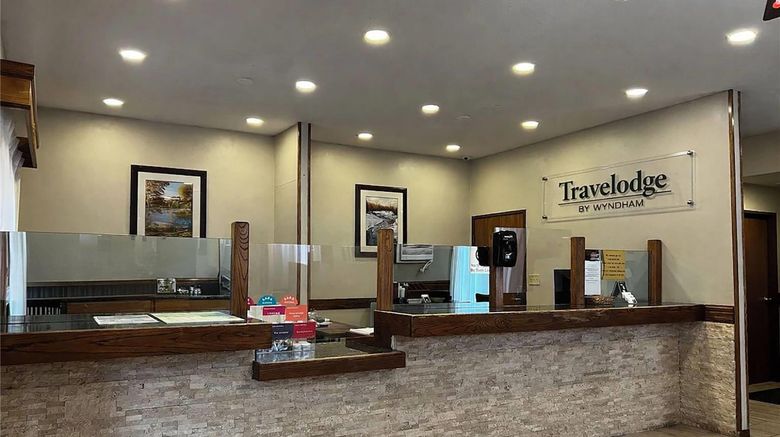 <b>Travelodge by Wyndham Ishpeming/Marquett Lobby</b>. Images powered by <a href="https://iceportal.shijigroup.com/" title="IcePortal" target="_blank">IcePortal</a>.
