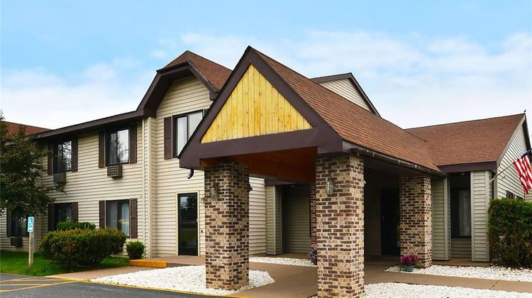 Travelodge by Wyndham Ishpeming/Marquett Exterior