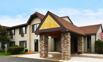 Travelodge by Wyndham Ishpeming/Marquett