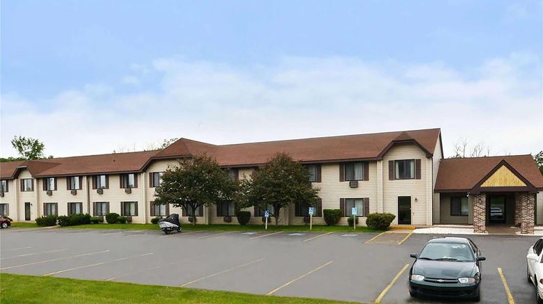 <b>Travelodge by Wyndham Ishpeming/Marquett Exterior</b>. Images powered by <a href="https://iceportal.shijigroup.com/" title="IcePortal" target="_blank">IcePortal</a>.