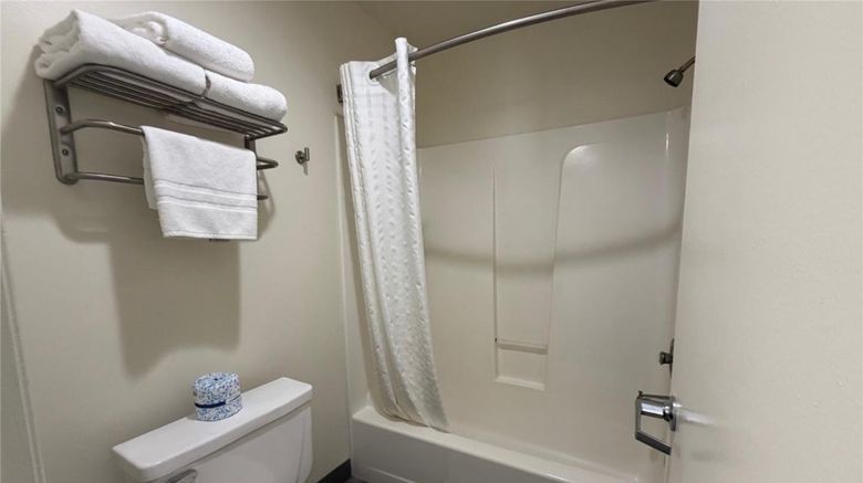 <b>SureStay by Best Western Yerington Room</b>. Images powered by <a href="https://iceportal.shijigroup.com/" title="IcePortal" target="_blank">IcePortal</a>.