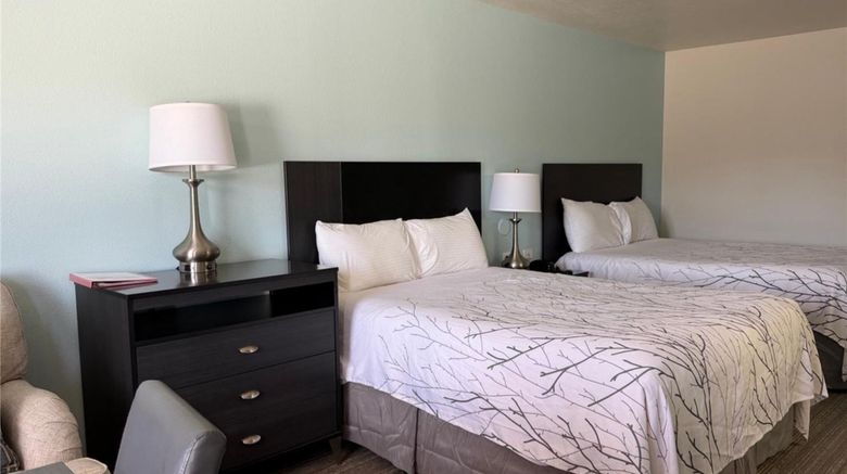 <b>SureStay by Best Western Yerington Room</b>. Images powered by <a href="https://iceportal.shijigroup.com/" title="IcePortal" target="_blank">IcePortal</a>.