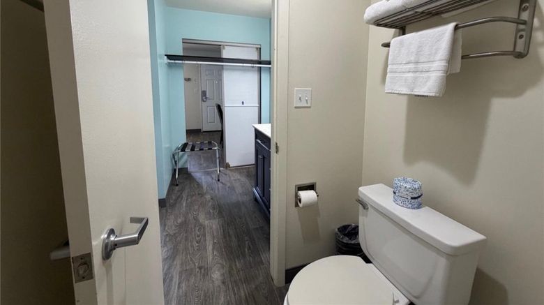 <b>SureStay by Best Western Yerington Room</b>. Images powered by <a href="https://iceportal.shijigroup.com/" title="IcePortal" target="_blank">IcePortal</a>.