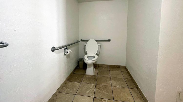 Howard Johnson Tempe University Phoenix Room