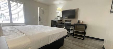 Howard Johnson Tempe University Phoenix Room