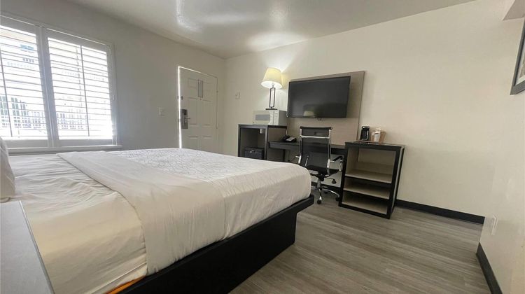 Howard Johnson Tempe University Phoenix Room