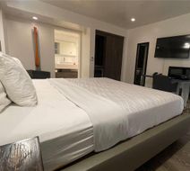 Howard Johnson Tempe University Phoenix Room