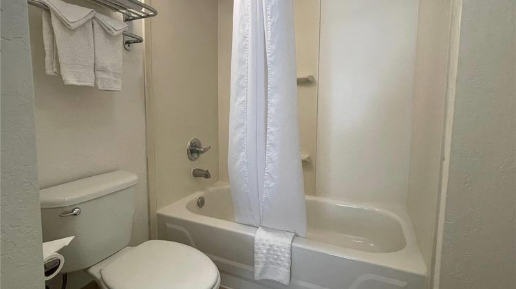 Howard Johnson Tempe University Phoenix Room