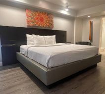 Howard Johnson Tempe University Phoenix Room
