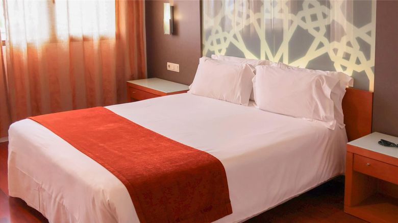 <b>Hotel Granada Palace Room</b>. Images powered by <a href="https://iceportal.shijigroup.com/" title="IcePortal" target="_blank">IcePortal</a>.