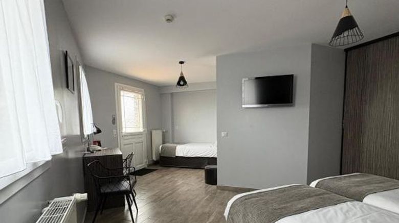 <b>Hotel les 13 Assiettes Room</b>. Images powered by <a href="https://iceportal.shijigroup.com/" title="IcePortal" target="_blank">IcePortal</a>.