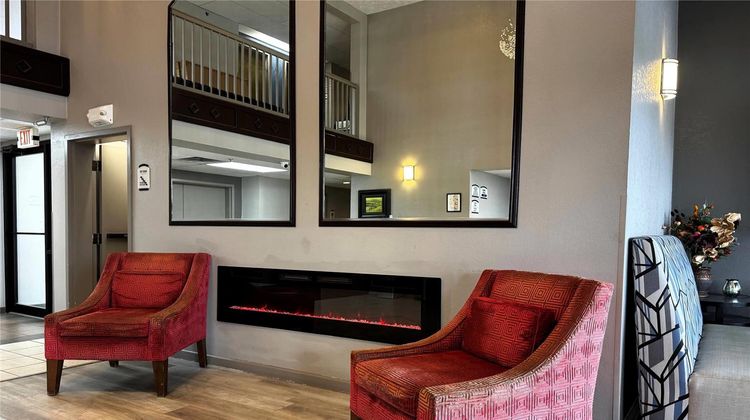 Baymont by Wyndham Philadelphia Choctaw Lobby