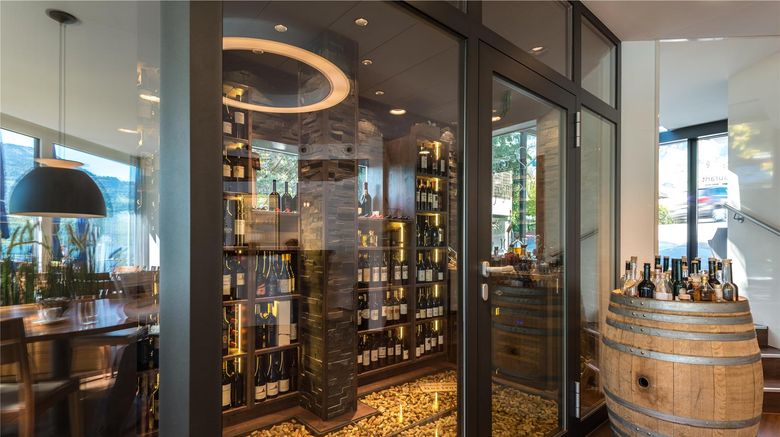 <b>Hotel Nidwaldnerhof Restaurant</b>. Images powered by <a href="https://iceportal.shijigroup.com/" title="IcePortal" target="_blank">IcePortal</a>.