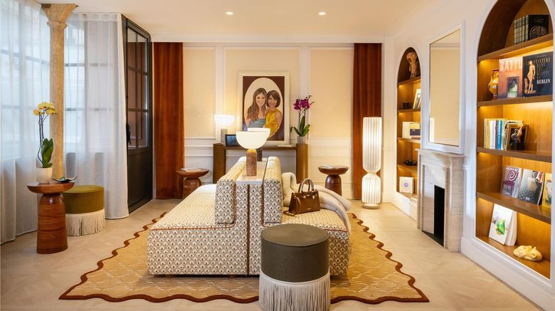 <b>Hotel Alma Lobby</b>. Images powered by <a href="https://iceportal.shijigroup.com/" title="IcePortal" target="_blank">IcePortal</a>.
