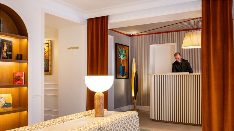 <b>Hotel Alma Lobby</b>. Images powered by <a href="https://iceportal.shijigroup.com/" title="IcePortal" target="_blank">IcePortal</a>.