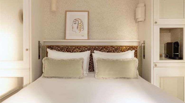 <b>Hotel Alma Room</b>. Images powered by <a href="https://iceportal.shijigroup.com/" title="IcePortal" target="_blank">IcePortal</a>.