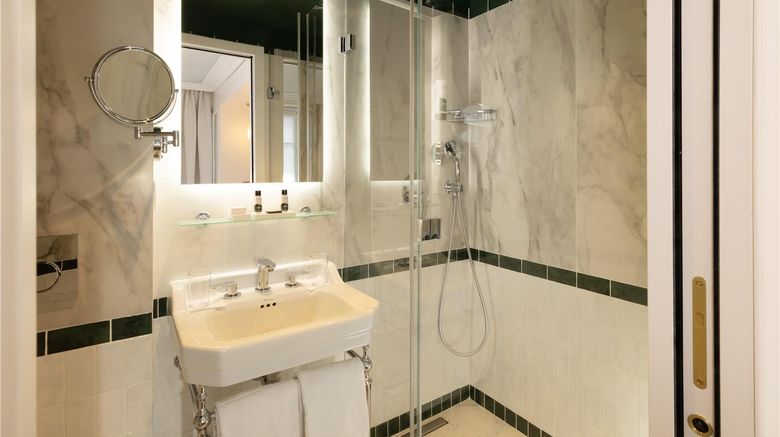 <b>Hotel Alma Room</b>. Images powered by <a href="https://iceportal.shijigroup.com/" title="IcePortal" target="_blank">IcePortal</a>.