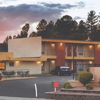 Kings House Motor Hotel